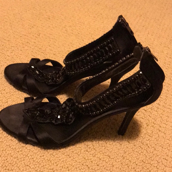 Vera Wang Heels-Lavender Label - Picture 4 of 5